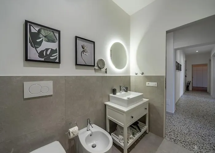 Lussuoso Con Vista Ghirlandina Apartment *