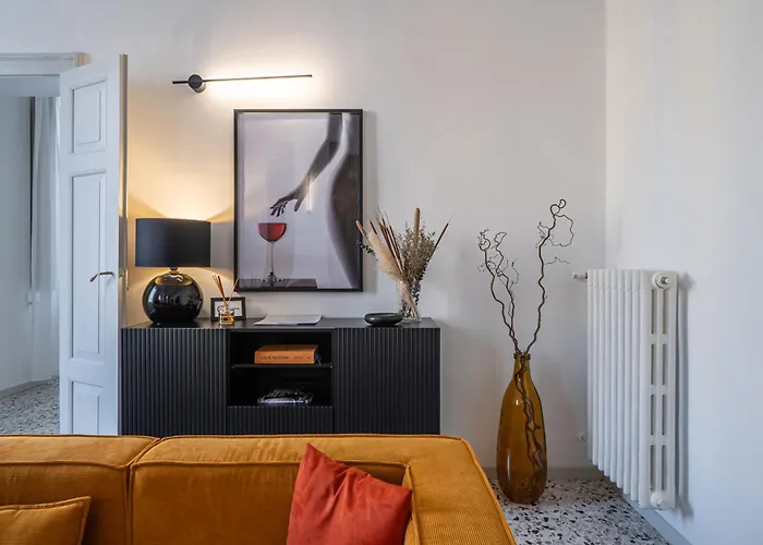 Lussuoso Con Vista Ghirlandina Apartment